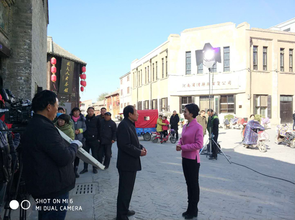 張存有受邀中央電視臺拍攝百年老店鋪、讓大家記住鄉(xiāng)愁